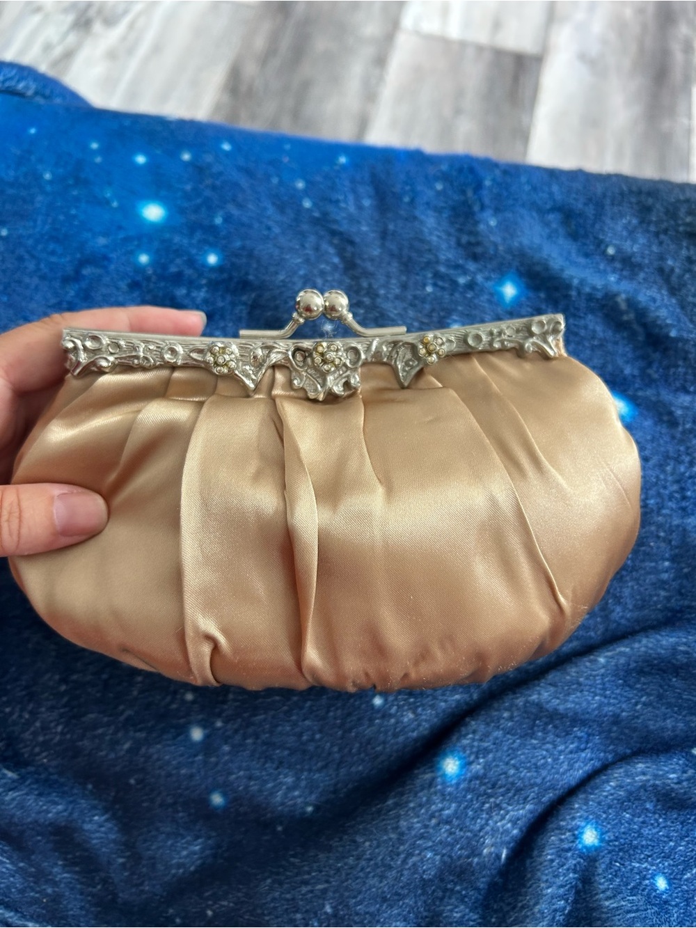 VTG Elegant Champagne Satin Clutch with Decorative Frame